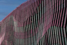 Parkhausfassade mit Solarpanels Peter Eichler Fotografie