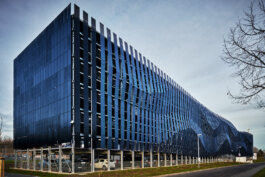 Parkhausfassade mit Solarpanels Peter Eichler Fotografie