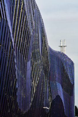 Parkhausfassade mit Solarpanels Peter Eichler Fotografie